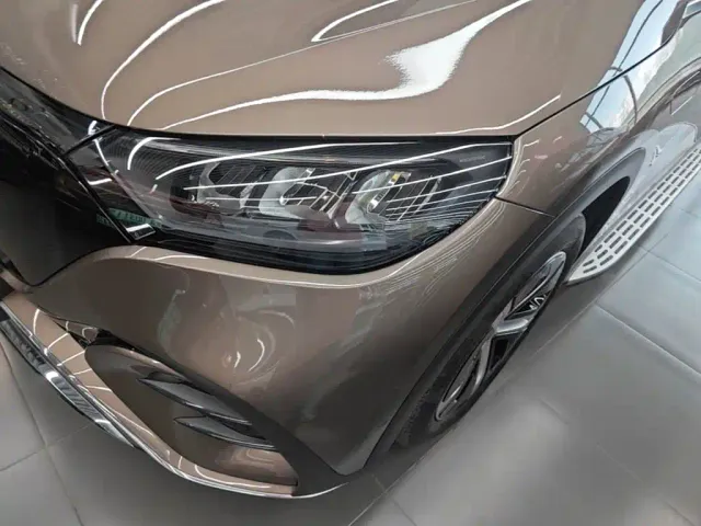 Mercedes-Benz EQE SUV — Фото автомобиля 23