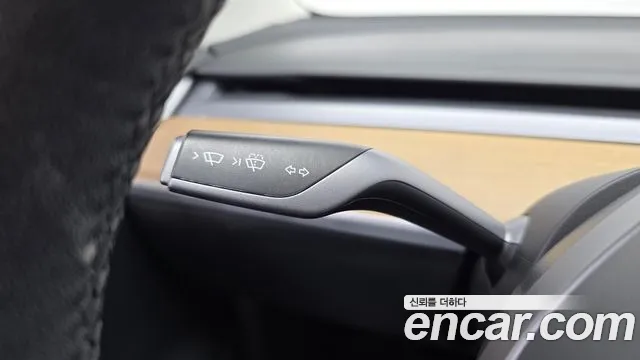 Tesla Model 3 — Фото автомобиля 27