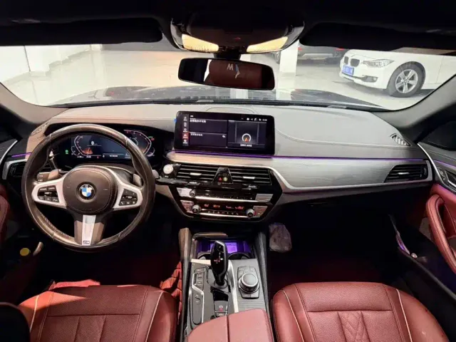 BMW 5 Series — Фото автомобиля 5