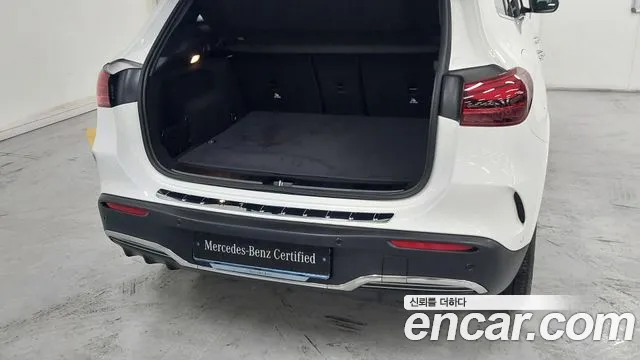 Mercedes-Benz EQA — Фото автомобиля 11