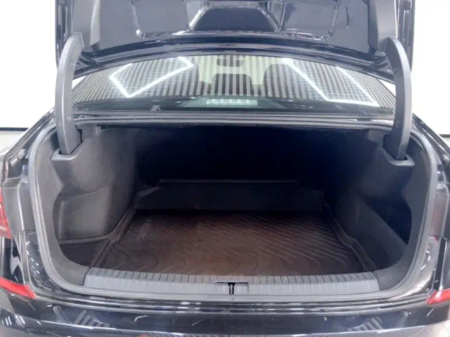 Volkswagen Passat — Фото автомобиля 16