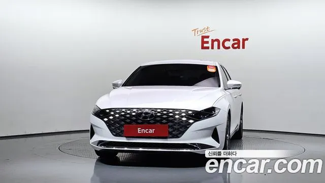Hyundai Grandeur New — Фото автомобиля 3