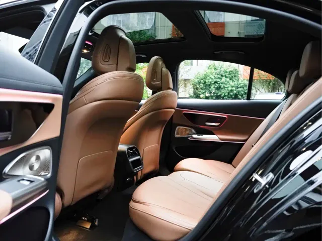 Mercedes-Benz E-Class — Фото автомобиля 12