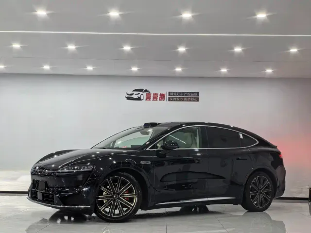 Фотография автомобиля — Luxeed R7