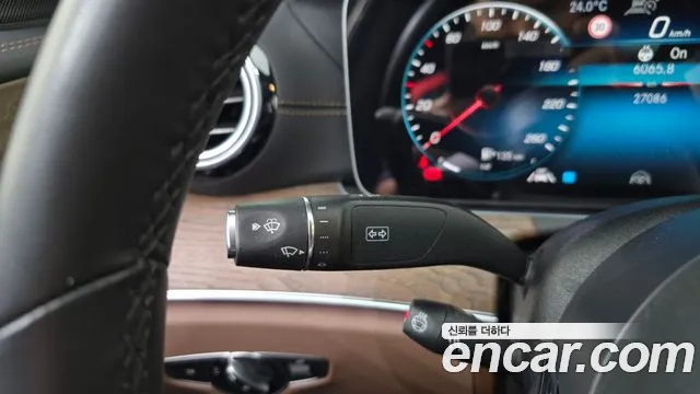 Mercedes-Benz E-Class — Фото автомобиля 25