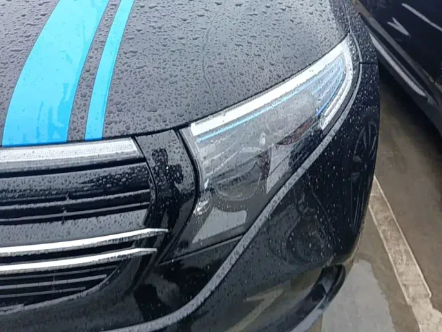 Mercedes-Benz EQC — Фото автомобиля 23