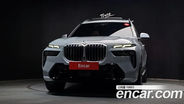 BMW X7 — Фото автомобиля 3