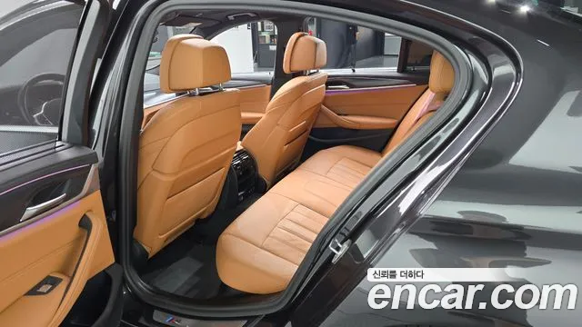 BMW 5-Series — Фото автомобиля 11