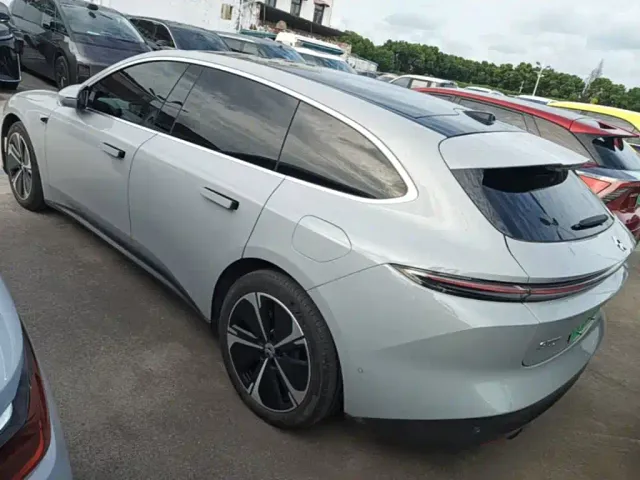 Nio ET5 Touring — Фото автомобиля 4