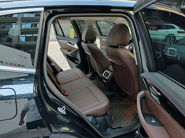 BMW X3 — Фото автомобиля 12