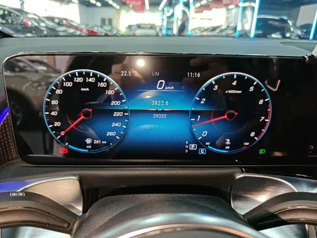 Mercedes-Benz GLB-Class — Фото автомобиля 11
