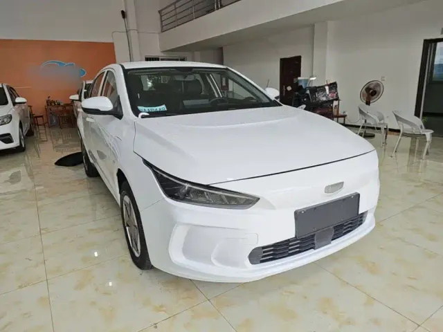 Geely Geometry A — Фото автомобиля 3
