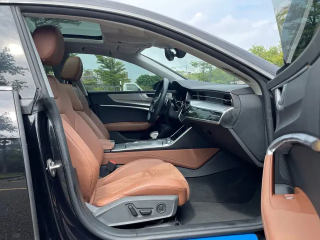 Audi A7L — Фото автомобиля 17