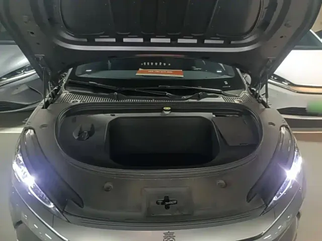BYD Qin L — Фото автомобиля 19
