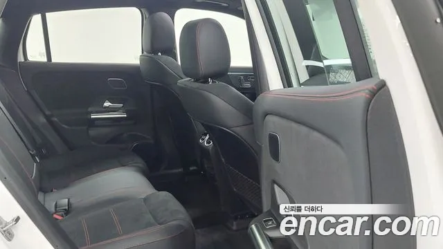 Mercedes-Benz EQA — Фото автомобиля 10