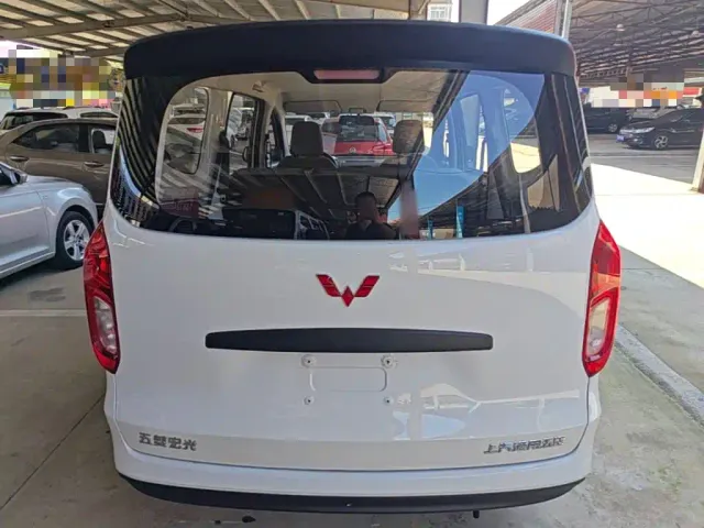 Wuling Hongguang — Фото автомобиля 5