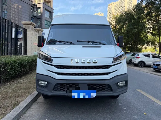 Iveco Daily — Фото автомобиля 2