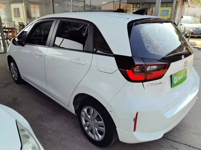 Honda Fit — Фото автомобиля 4