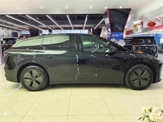 Li Auto i6 — Фото автомобиля 17