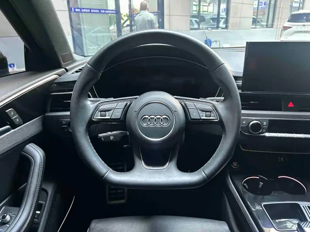 Audi A4L — Фото автомобиля 13
