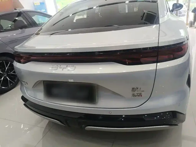 BYD Han L — Фото автомобиля 5