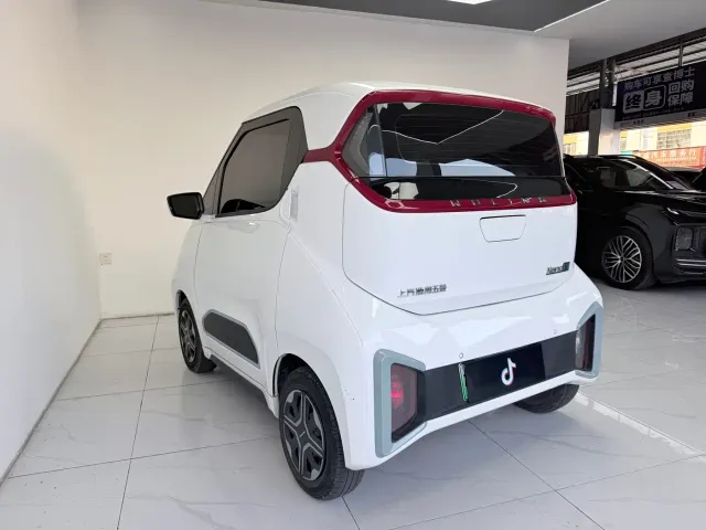 Wuling NanoEV — Фото автомобиля 9