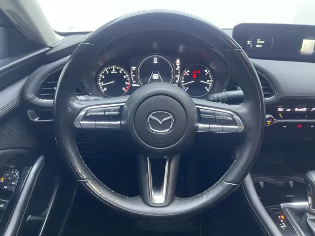 Mazda Axela — Фото автомобиля 21