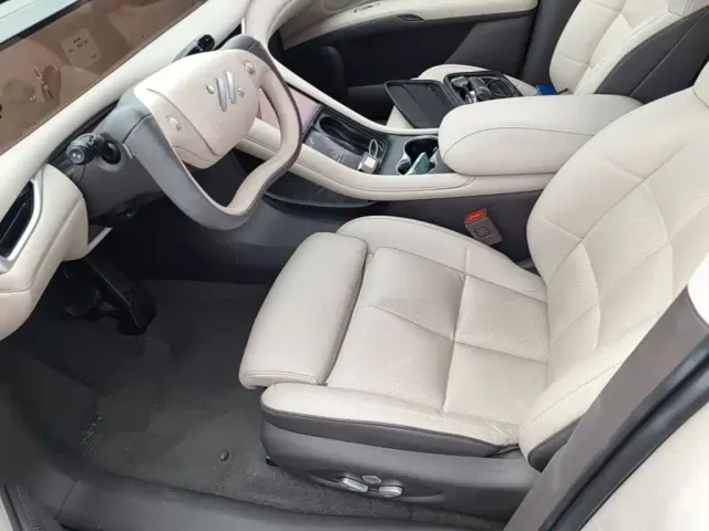 IM Motors LS6 — Фото автомобиля 14