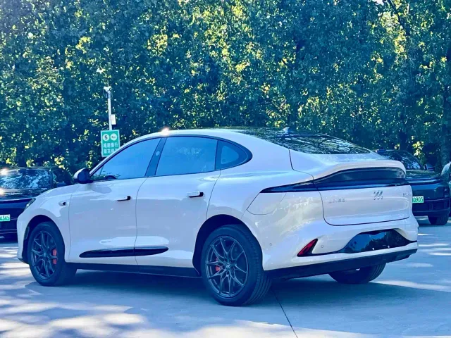 IM Motors LS6 — Фото автомобиля 6