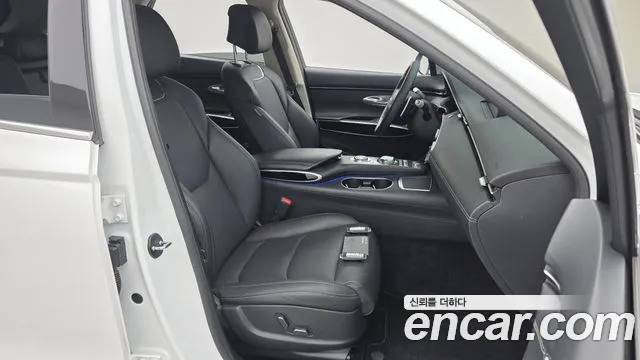 Genesis GV70 — Фото автомобиля 11