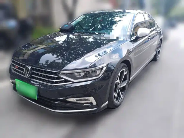 Фотография автомобиля — Volkswagen Tiguan L