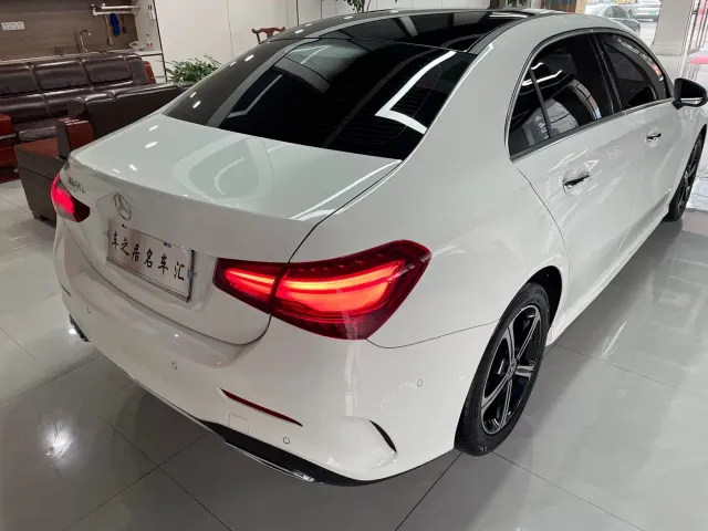 Mercedes-Benz A-Class — Фото автомобиля 3