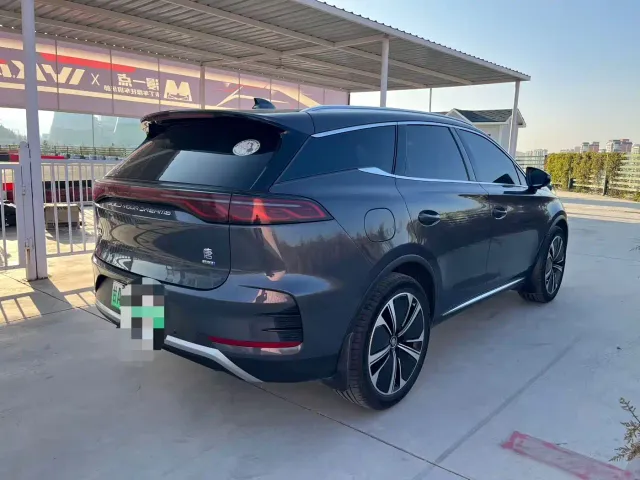 BYD Tang — Фото автомобиля 4