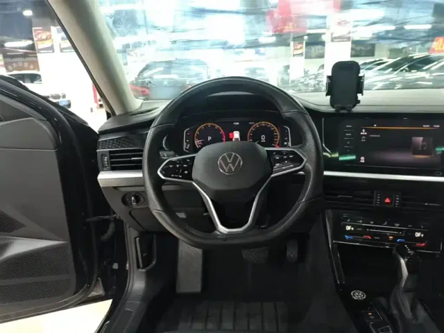 Volkswagen Passat — Фото автомобиля 10