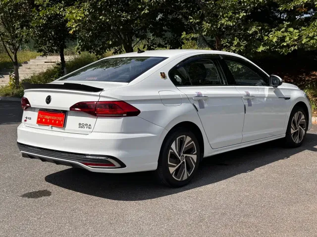 Volkswagen Bora — Фото автомобиля 4