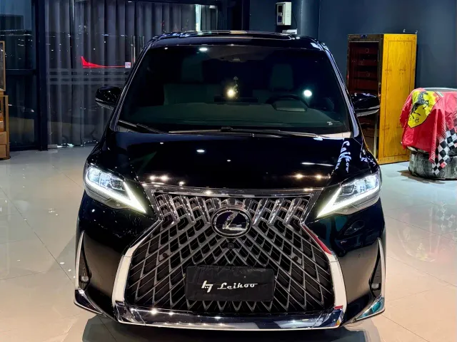 Lexus LM — Фото автомобиля 2