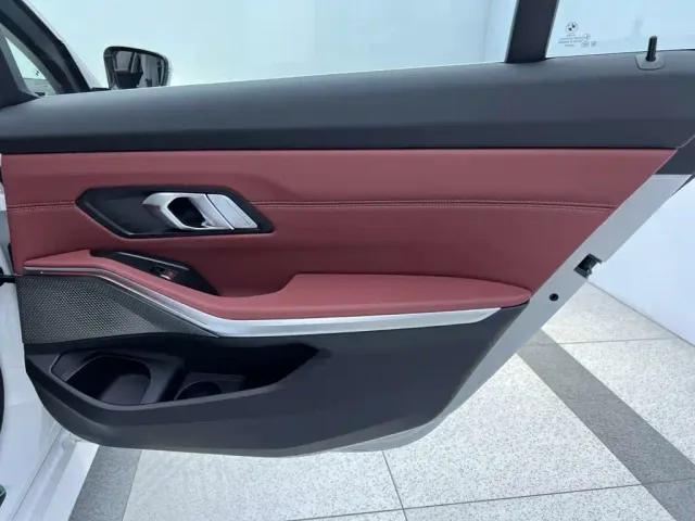 BMW 3 Series — Фото автомобиля 17