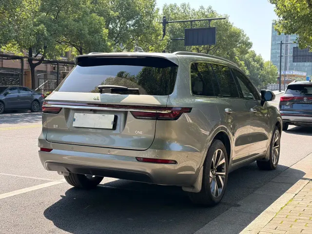 Li Auto ONE — Фото автомобиля 17