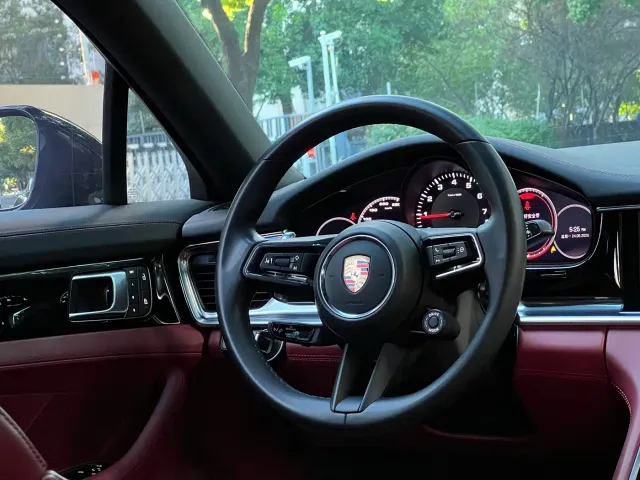 Porsche Panamera — Фото автомобиля 15
