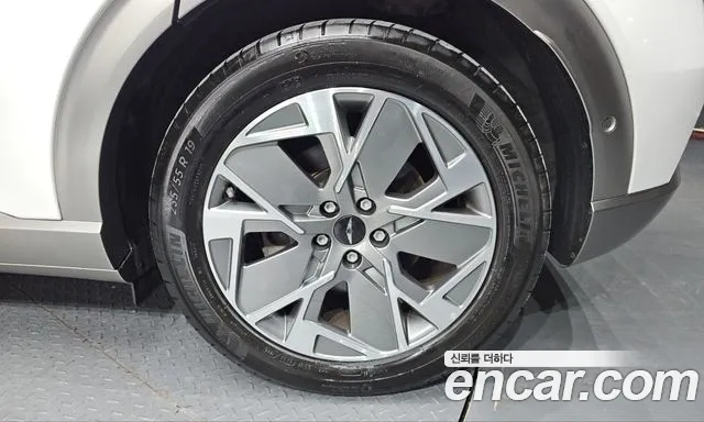 Genesis GV60 — Фото автомобиля 6