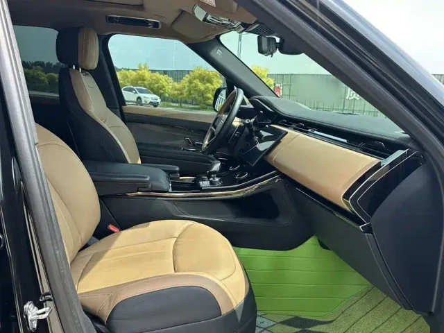 Land Rover Range Rover Sport — Фото автомобиля 9