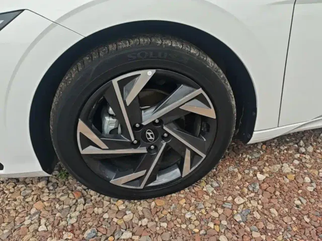 Hyundai Elantra — Фото автомобиля 22