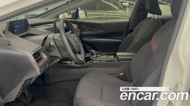 Toyota Prius 5th Gen — Фото автомобиля 11