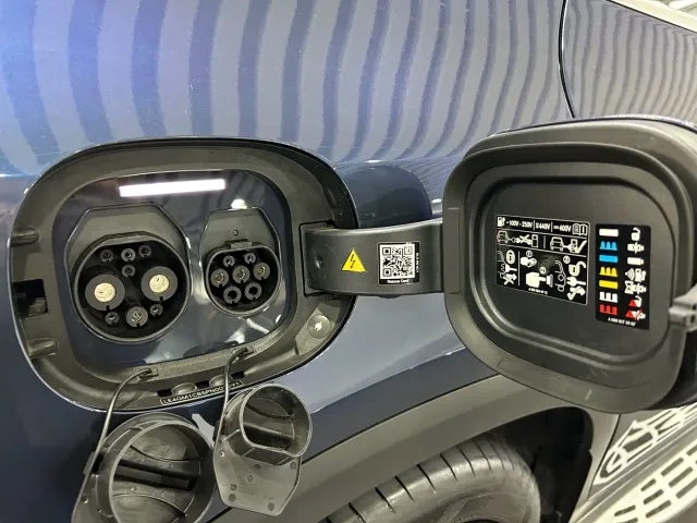 Mercedes-Benz EQE SUV — Фото автомобиля 23