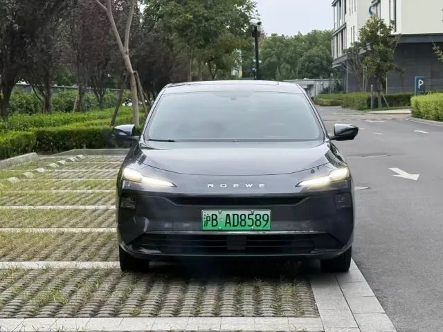 Roewe D6 — Фото автомобиля 2