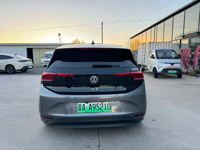 Volkswagen ID.3 — Фото автомобиля 10