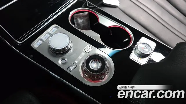 Genesis GV80 — Фото автомобиля 12
