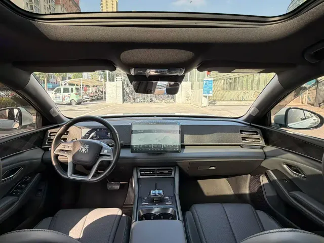 BYD Qin L — Фото автомобиля 8