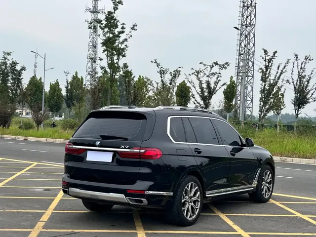 BMW X7 — Фото автомобиля 7