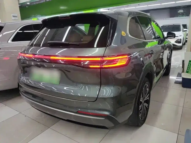 Geely Galaxy Starship 7 EM-i — Фото автомобиля 6